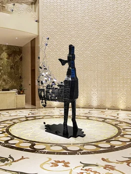 Geležies meno elnias didelio masto iškrovimo likimo apdailos viešbučio fojė apdaila, pardavimų biuras tuščiaviduriai skulptūra abstraktaus meno įdiegt. prg